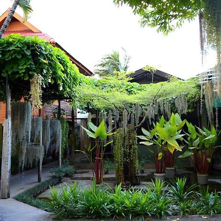 60 Blue House Hotel Chiang Mai Exterior foto